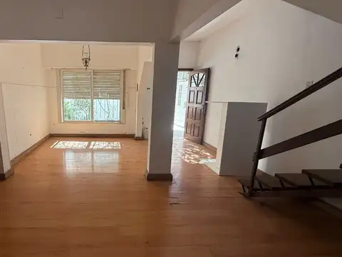 Depto Tipo Casa 5 ambientes con 2 baños