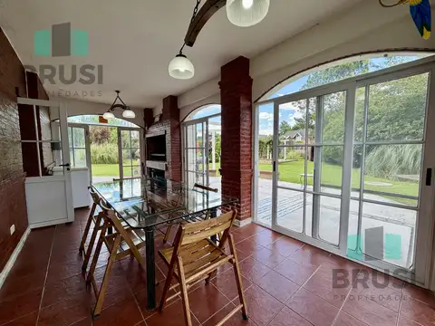 Casa 4 ambientes con 3 baños