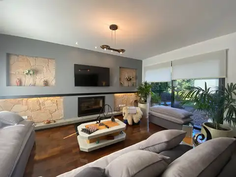 VENTA CASA BARRIO PRIVADO 4 DORM GRAN CONSTRUCCION