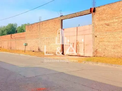 Terreno A Media Cuadra De Av. Artigas