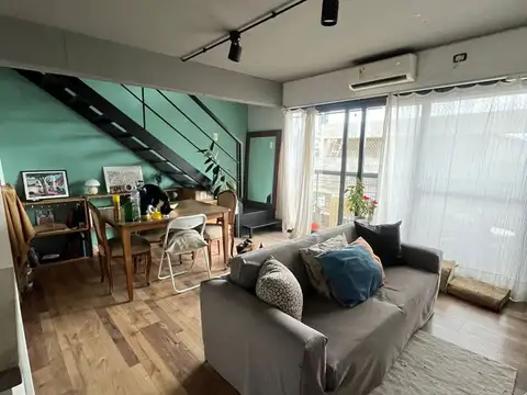 Departamento 2 amb en venta en La Boca. Con balcón