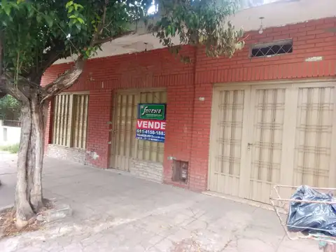 Casa venta en centro de G. de Laferrere