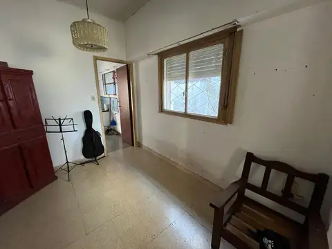 Casa en venta - 2 Dormitorios 1 Baño - 120Mts2 - La Plata