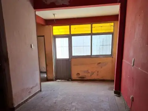 CASA ESQUINA A REFACCIONAR + DPTO TIPO DÚPLEX