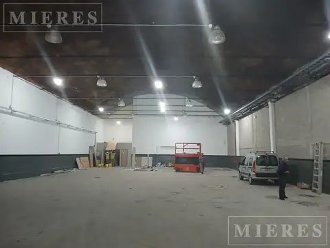 Depósito en Alquiler de 750 m2 en  Denedetti y Panamericana  Olivos
