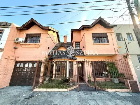 Casa - Venta - Argentina, Castelar - Agustin de Vedia 1226