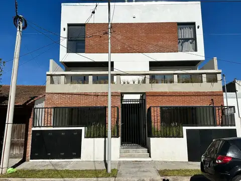VENTA PH 2 AMB PB AL FRENTE CON PATIO SAN JOSE