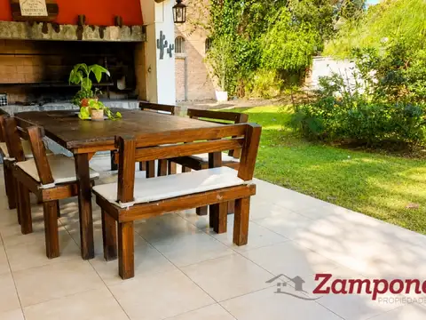 Casa 7 ambientes con 4 baños