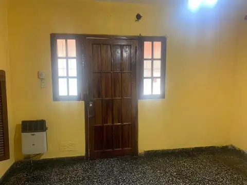 Depto Tipo Casa en Alquiler con 1 cocheras
