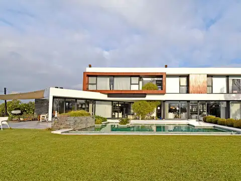 Casa en Venta en General Rodríguez, USD 1.790.000