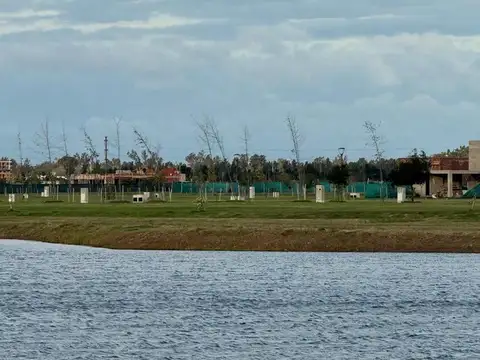 Terreno en Venta en Funes, USD 145.000