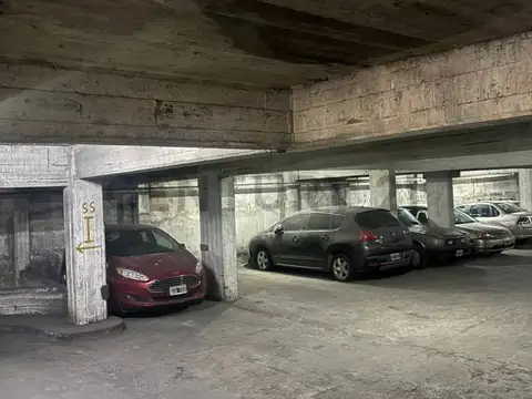 42 e/ 6 y 7 500, Piso 0