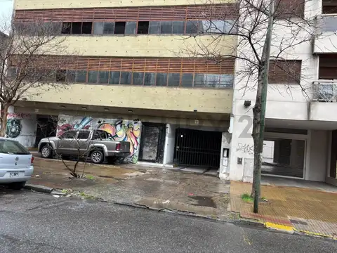 42 e/ 6 y 7 500, Piso 0