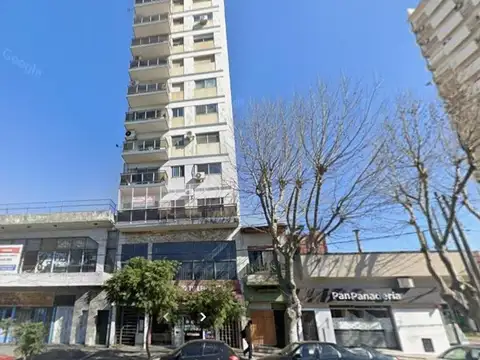 DEPARTAMENTO DE 4 AMB CON DEPENDENCIA AL FRENTE