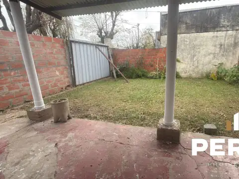 Casa en Alquiler con 1 cochera