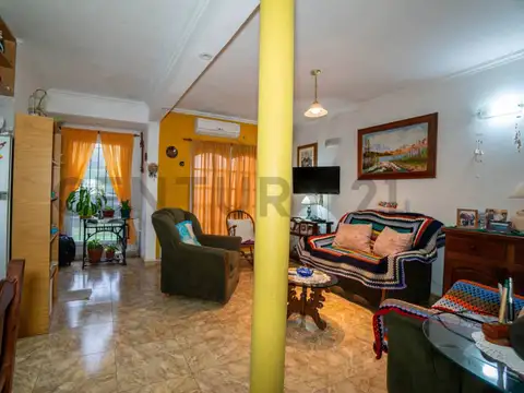Calle 203 entre 45 y 46 600
