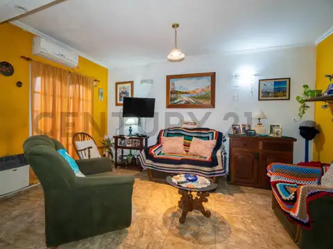 CASA EN VENTA EN LA PLATA 2 HABITACIONES