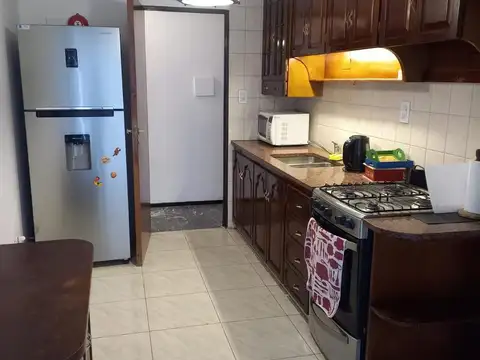 Casa en Alquiler con 1 cochera