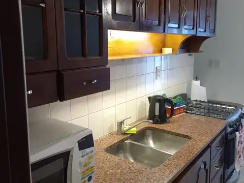 Casa 6 ambientes con 2 baños