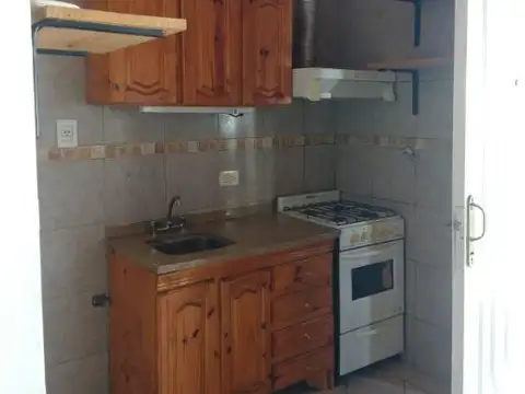 Casa 2 ambientes con 1 baño