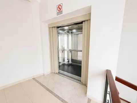 Alquiler Oficinas Av. Circ. Santiago Marzo Nº 2585