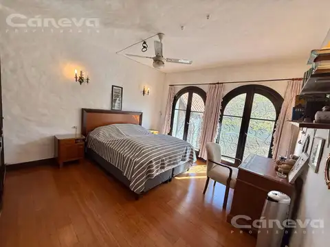 Casa estilo colonial con jardin y pileta en Martínez Lib. al río Multifamiliar