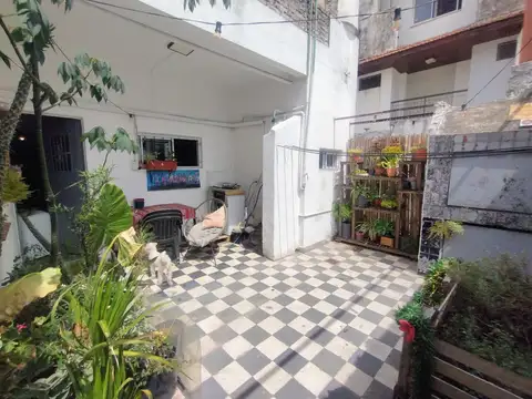 Depto Tipo Casa en Alquiler con 1 cocheras