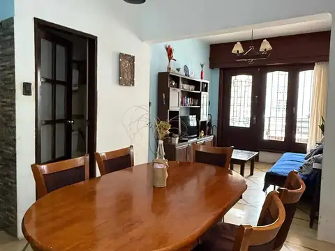 Venta Casa PH Cordón 4 Dormitorios y Garage