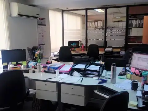 Oficina en Venta con 4 cocheras