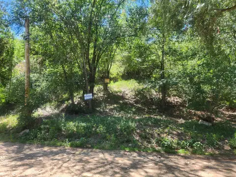 Lote con mejora a la venta en Bialet Masse. (L406)