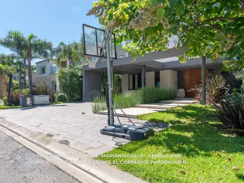 Casa 6 ambientes con 3 baños