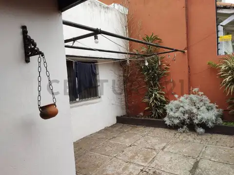 Florentino Ameghino 400, Piso 0