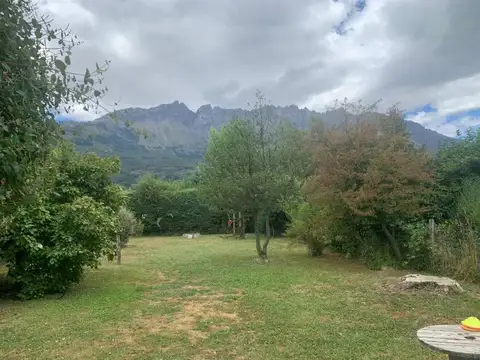 Casa 5 ambientes con 2 baños