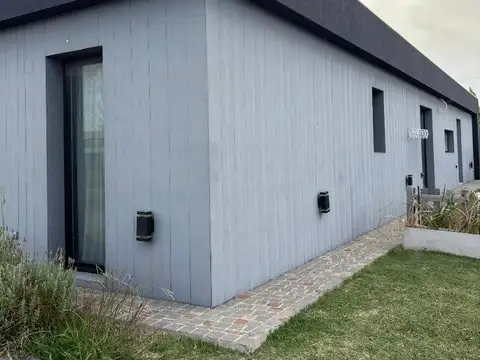 Casa en Venta con 4 cocheras