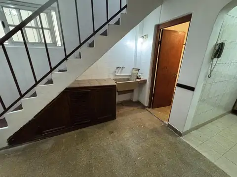 Depto Tipo Casa en Alquiler de 5 ambientes