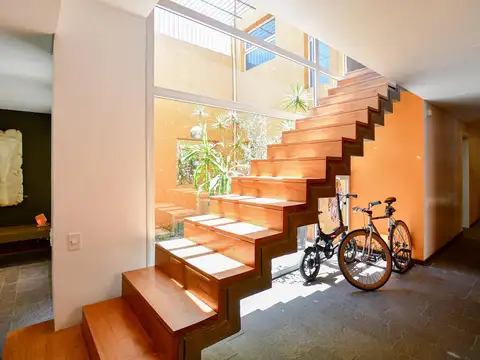 Casa 7 ambientes con 3 baños