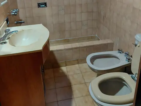 Depto Tipo Casa en Alquiler en Villa Adelina, USD 1.600.000