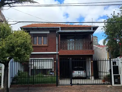 CHALET PH AL FRENTE DE 4 AMBIENTES