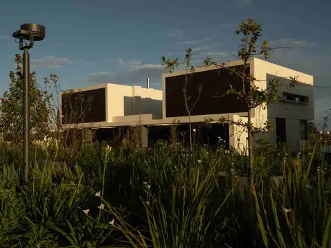 VENTA CASA PARQUE MIRAMAR 3 DORM VISTA AL LAGO