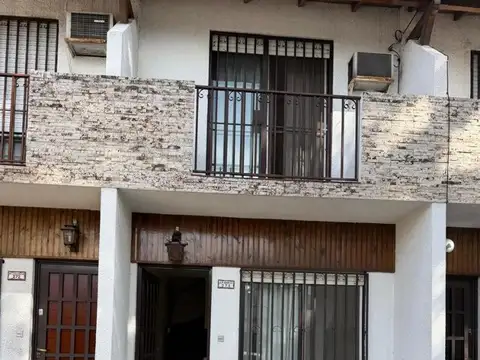 DUPLEX TRES AMBIENTES, CON COHERA, EN ALQUILER. MORON SUR