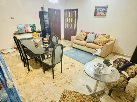 Casa 3 ambientes con 2 baños