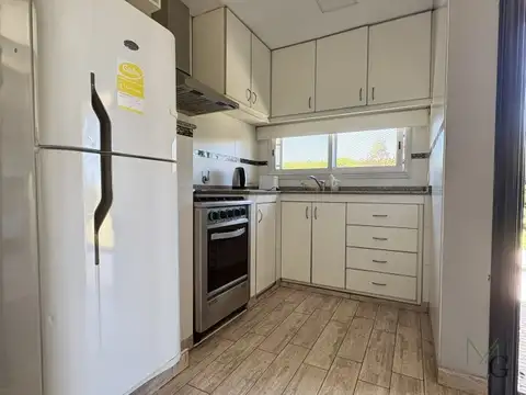 Increible Casa en venta en Parque Sakura. 3 dormitorios. Parque. Piscina. Galería. Quincho
