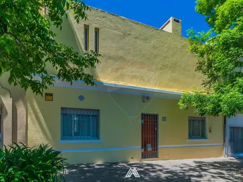 Venta casa de tres dormitorios dos baños Buceo