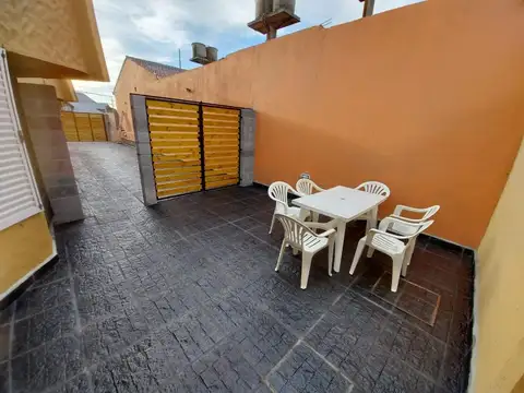 Casa 3 ambientes con 2 baños