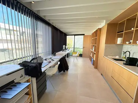 Acassuso, Oficina en venta en excelente Zona. Apto Profesional con 2 cocheras