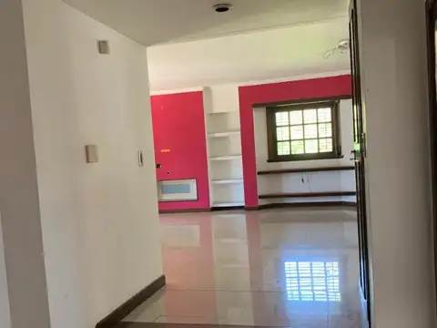 Casa en Venta con 3 cocheras