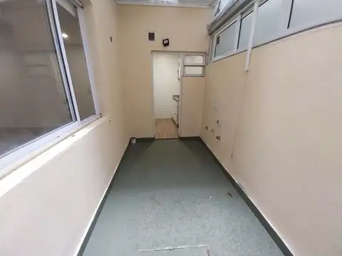 VENTA monoambiente en Parque Centenario CON PATIO