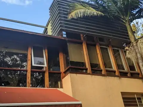 Casa 6 ambientes con 3 baños