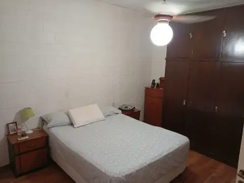 Depto Tipo Casa 4 ambientes con 2 baños