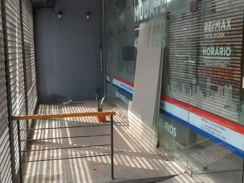 LOCAL :: VENTA :: SOBRE AV.MITRE :: UNICO EN LA ZONA